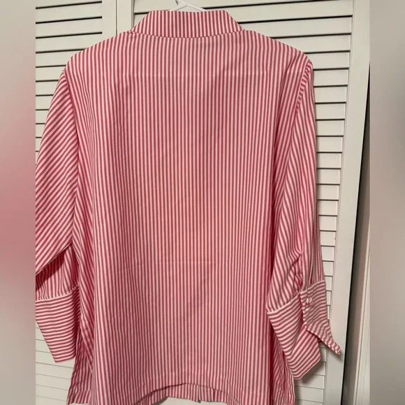 Gretchen Scott Designs Pink and White Forget me Knot button down - Picture 5 of 6